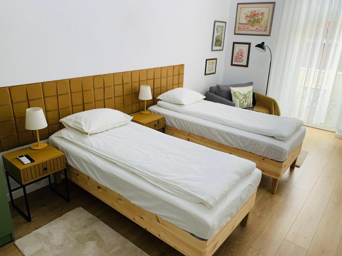 Margaret Boulevard Apartment - With Balcony Budapest Bagian luar foto