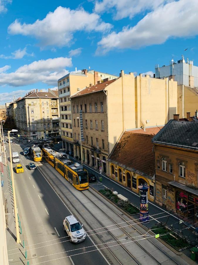 Margaret Boulevard Apartment - With Balcony Budapest Bagian luar foto