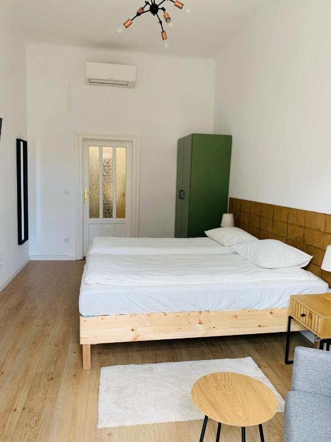 Margaret Boulevard Apartment - With Balcony Budapest Bagian luar foto