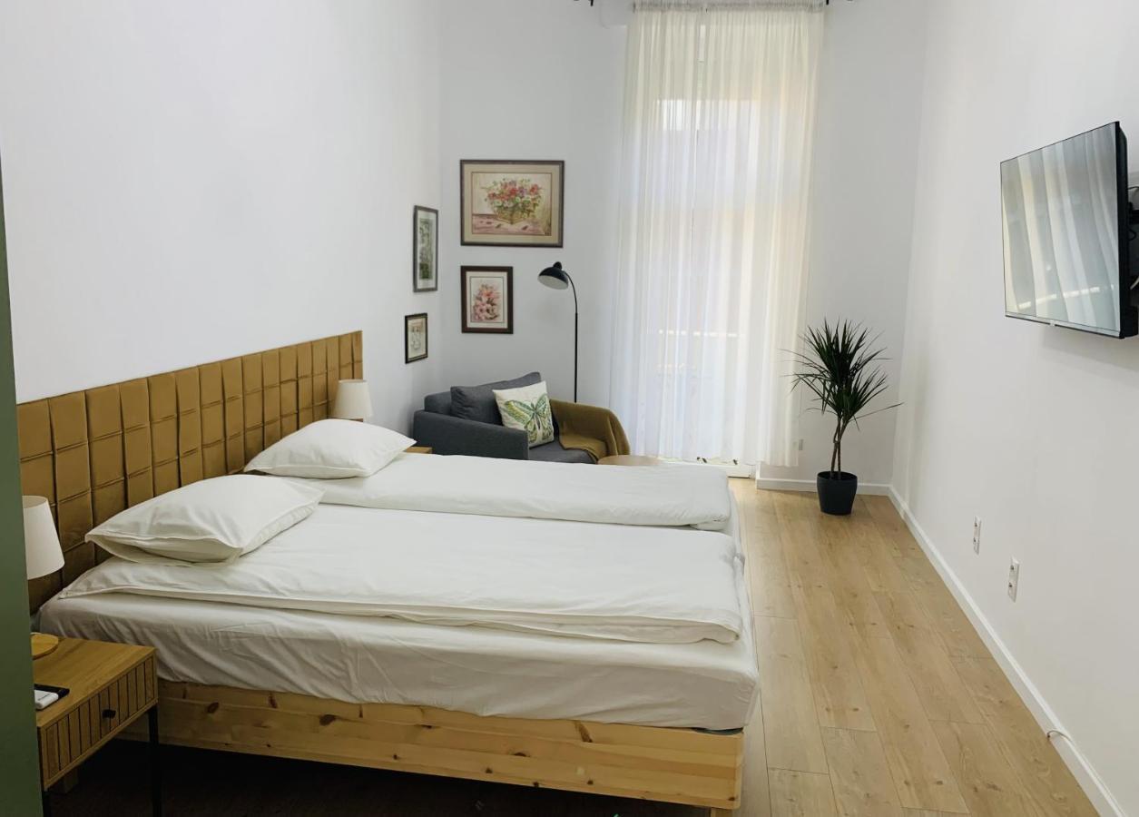 Margaret Boulevard Apartment - With Balcony Budapest Bagian luar foto